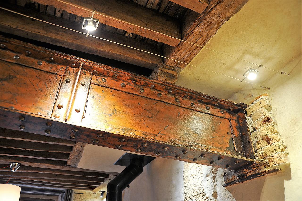 Beautiful Apartment In Historical Marais Paris Exteriör bild