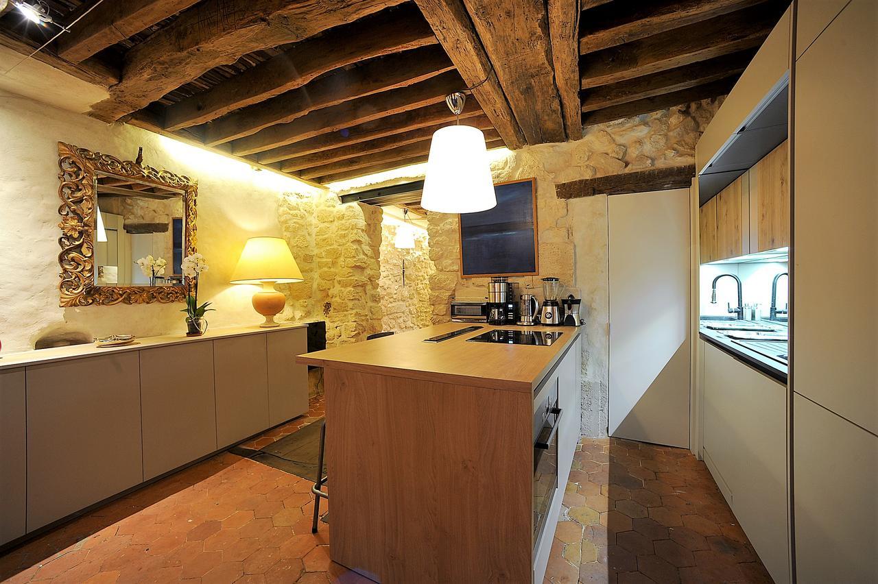 Beautiful Apartment In Historical Marais Paris Exteriör bild