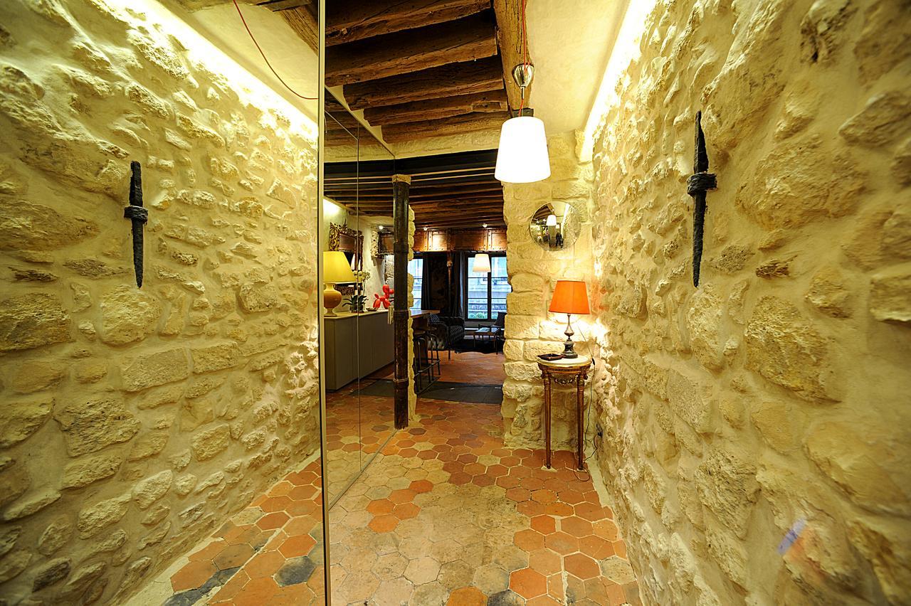 Beautiful Apartment In Historical Marais Paris Exteriör bild