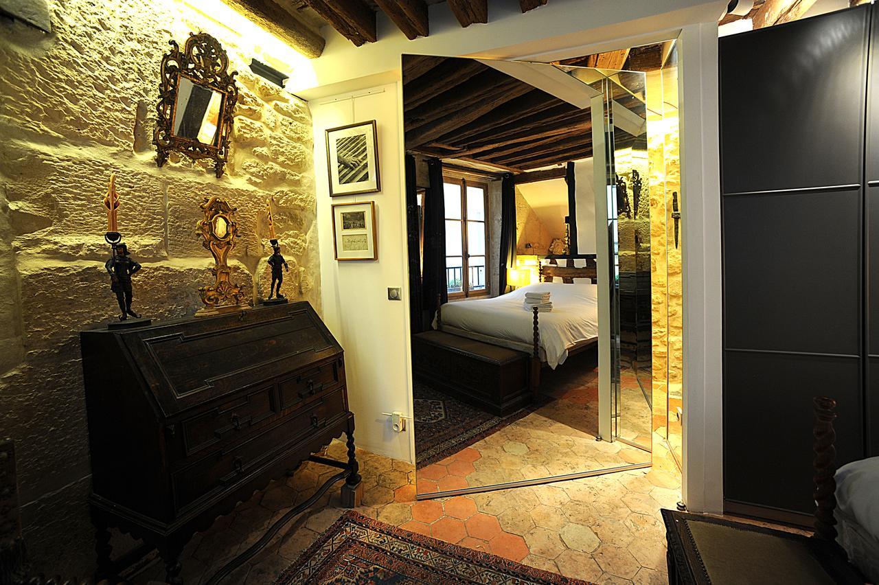 Beautiful Apartment In Historical Marais Paris Exteriör bild