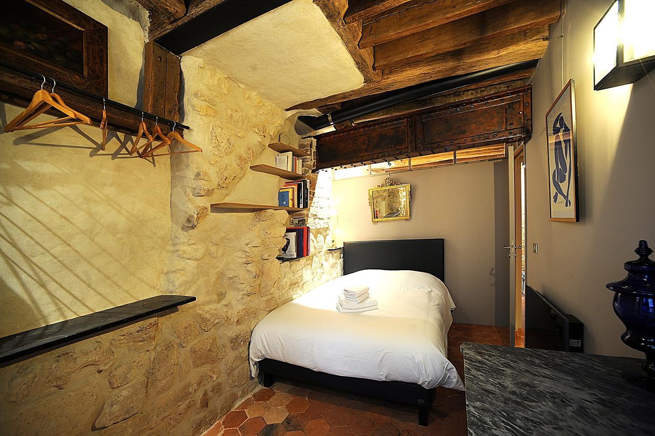 Beautiful Apartment In Historical Marais Paris Exteriör bild