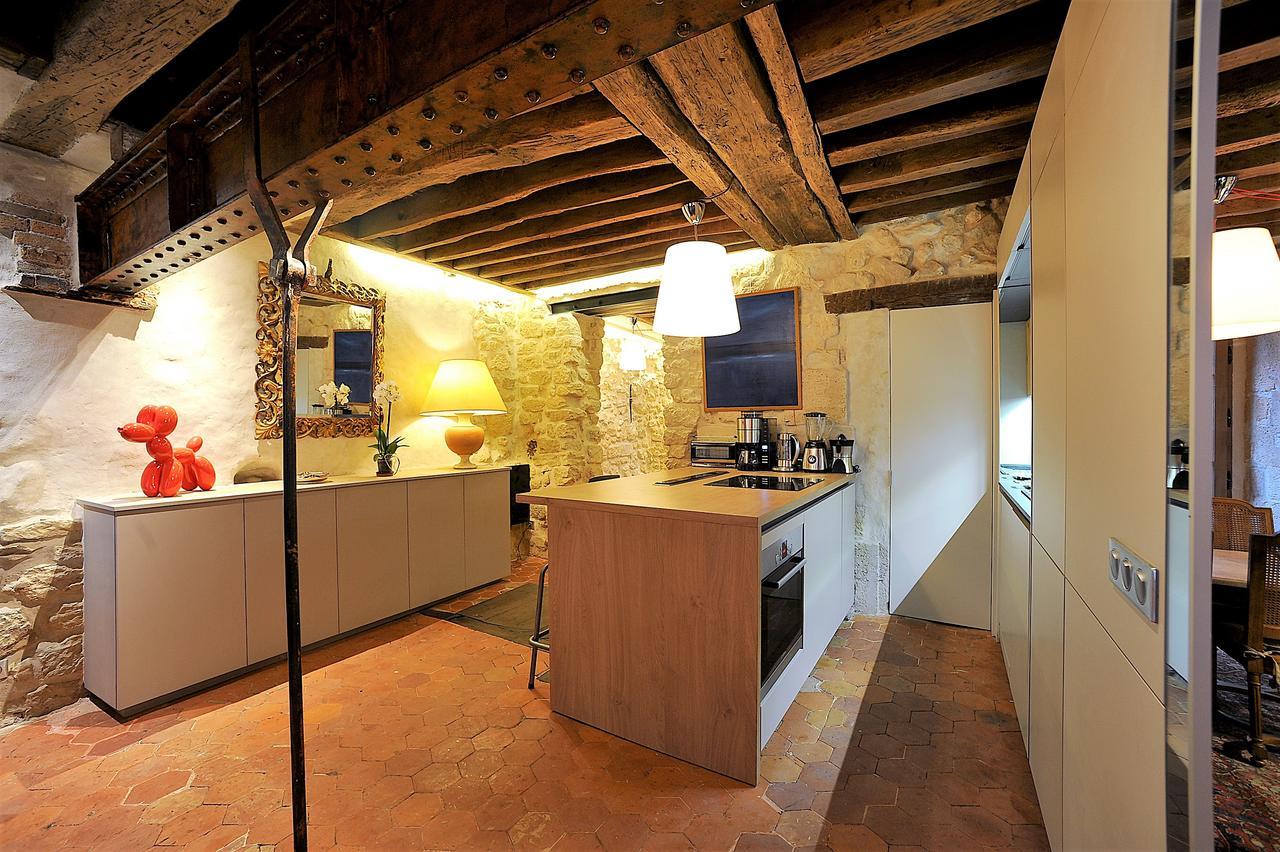 Beautiful Apartment In Historical Marais Paris Exteriör bild