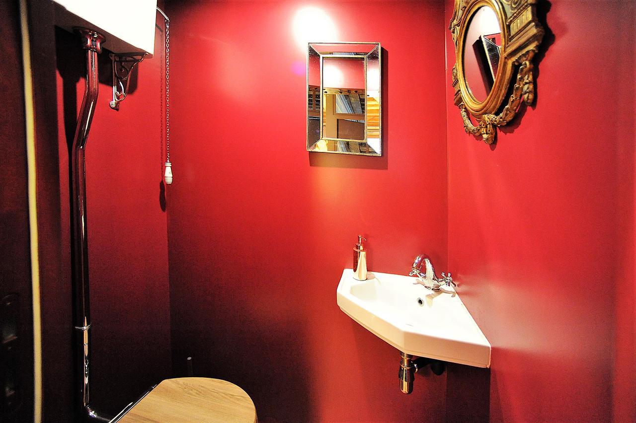 Beautiful Apartment In Historical Marais Paris Exteriör bild